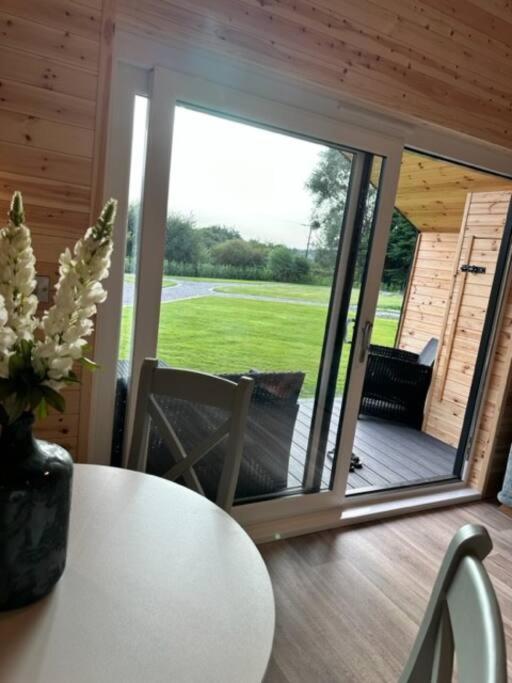 Campsite Riverside Retreats - Steamers Meadow Gwinear